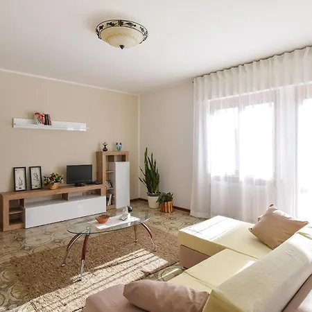 Beautiful In With House A Panoramic View Апартаменты