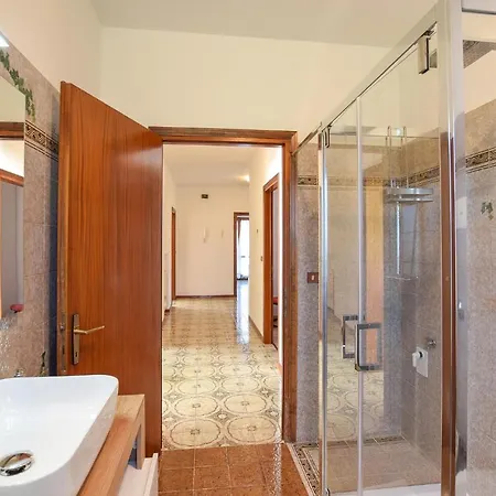 Beautiful In With House A Panoramic View شقة
