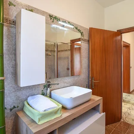Апартаменты Beautiful In With House A Panoramic View Ламон