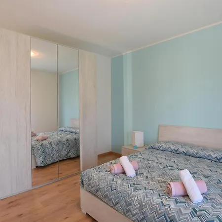 Beautiful In With House A Panoramic View *